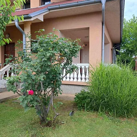 Nena Apartment *