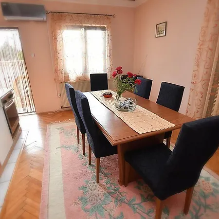 Nena Apartment Kladovo