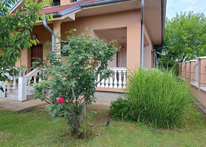 Nena Апартаменты *